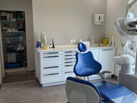 Cession de 2 cabinets dentaires cause départ en retraite des 2 praticiens fin 2025